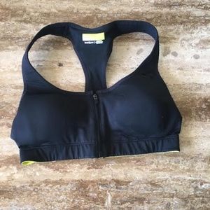 Under Armour 36A Heat Gear Zipper Sports Bra